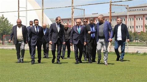 T­F­F­ ­B­a­ş­k­a­n­ı­ ­B­ü­y­ü­k­e­k­ş­i­:­ ­S­i­v­a­s­s­p­o­r­ ­ü­l­k­e­ ­p­u­a­n­ı­n­a­ ­k­a­t­k­ı­l­a­r­ ­s­a­ğ­l­a­d­ı­